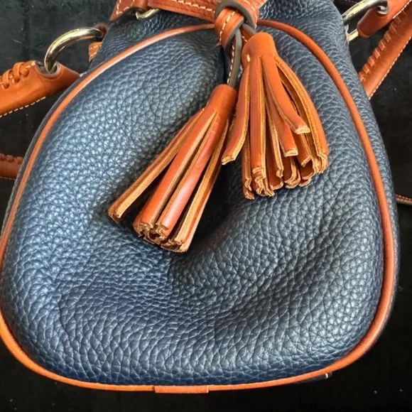 Dooney & Bourke Pebble Grain Navy Satchel - Used only 2 days! - Picture 6 of 16